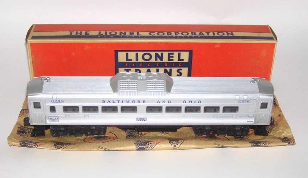 High Grade Lionel No. 2559 Postwar B&O RDC Budd Passenger Car W/BOX