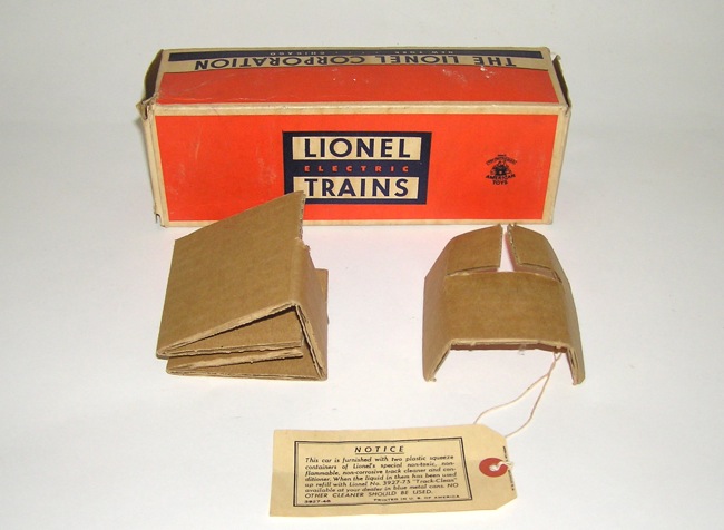 Lot - Lionel post war 3927 track cleaning car