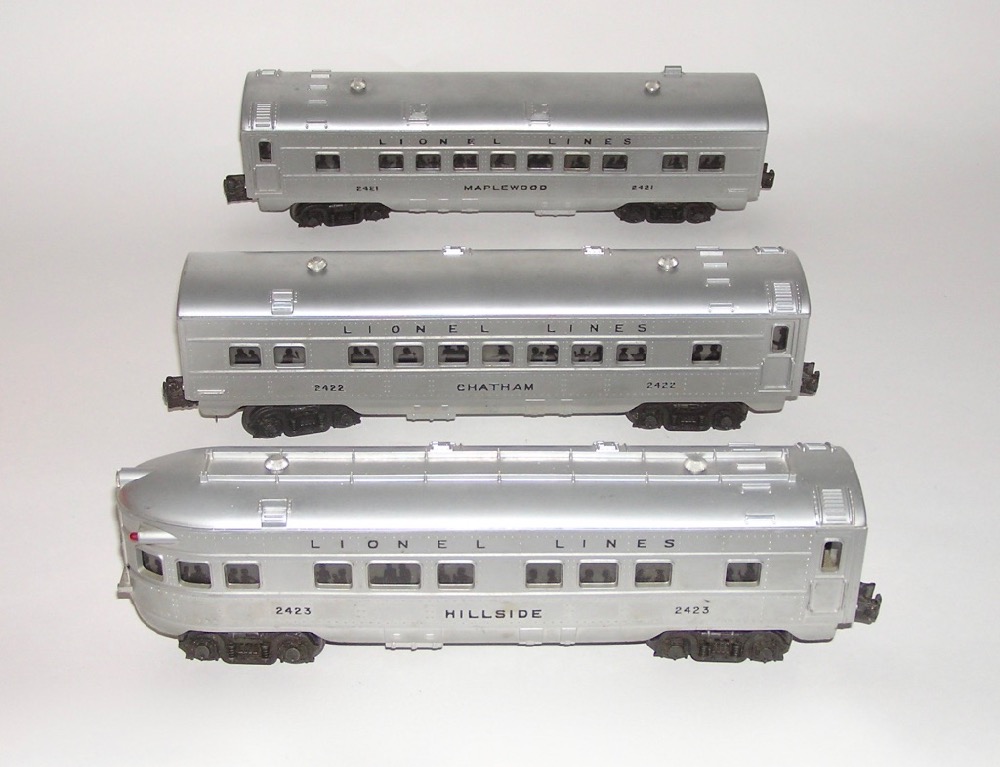 Nice Set Of 3 Lionel Passenger Cars 2421 2422 2423 BOXES   P11107224 