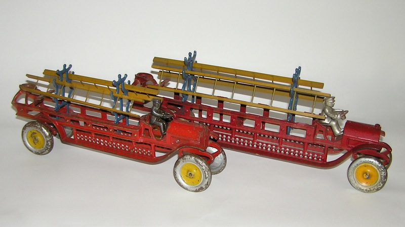 Rare Early Dent Cast Iron Fire Ladder Truck -Nice!